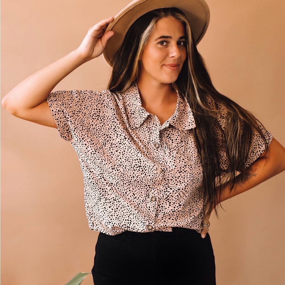 Meet your Posher, Ashlee. My style is somewhere between beachy and western! 🐚🌵